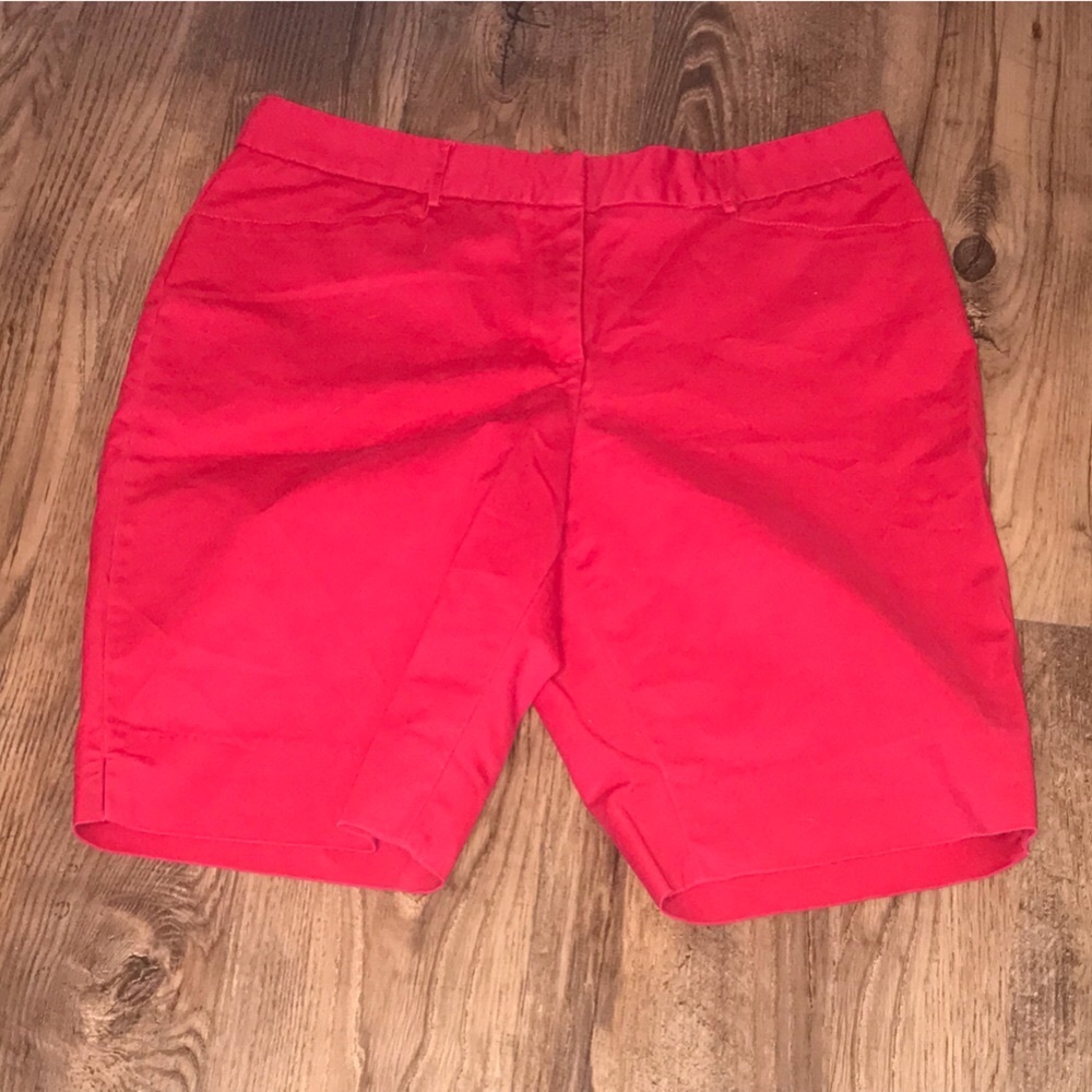 ⭐️ CRISP Red shorts Classic size 10 Ellen Tracy Red Shorts